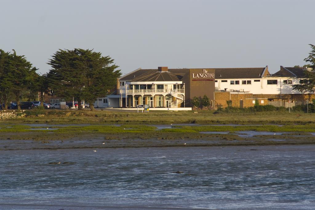 Langstone Quays Resort Havant Exterior photo